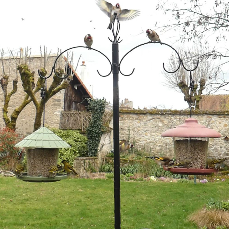 Emilie mangeoire pour graines écoresponsable en plastique 10% recyclé fabriquée en France par Natures Market. Oisillon.net