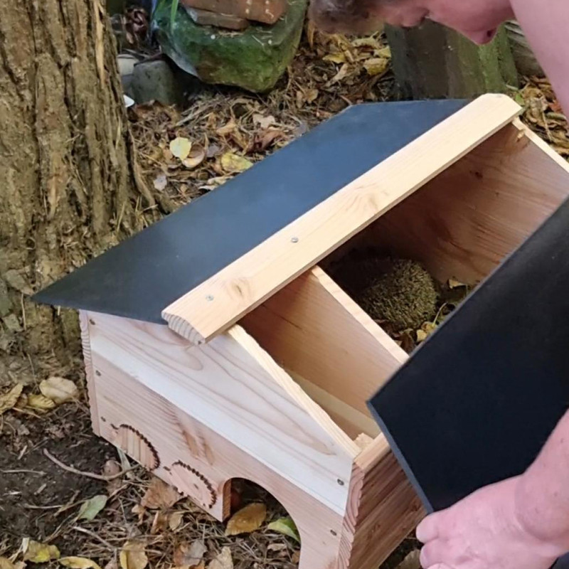 Abri Nichoir pour hérissons fabriqué en France bois et plastique recyclé Made in France Natures market -Oisillon.net-