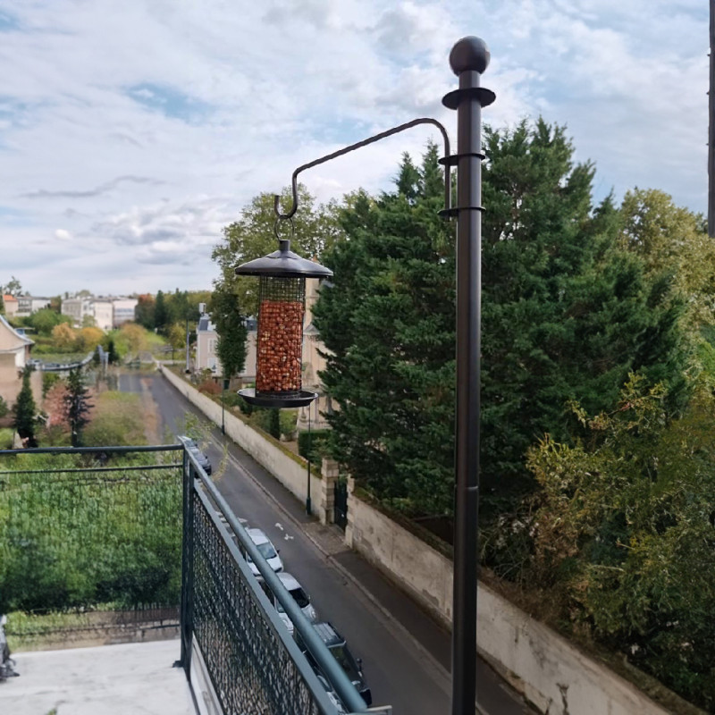 Poteau spécial Balcon à visser pour mangeoire et nichoir. Natures Market Oisillon.net