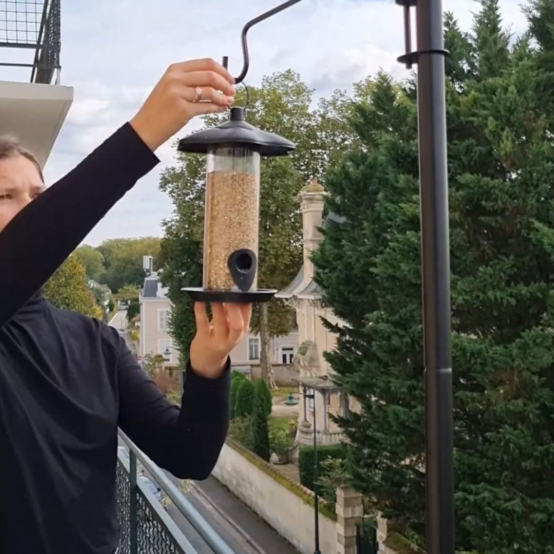 Poteau spécial Balcon à visser pour mangeoire et nichoir. Natures Market Oisillon.net