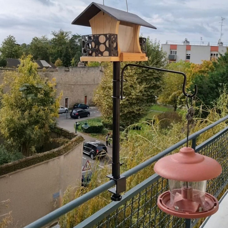 Poteau spécial Balcon à visser pour mangeoire et nichoir. Natures Market Oisillon.net